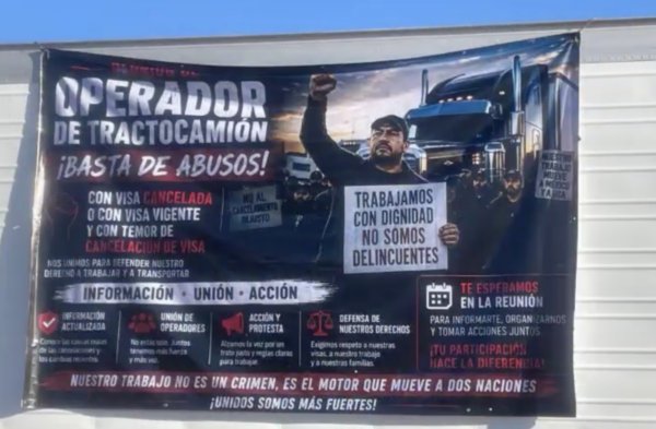 Mexican truckers block borders to protest US cabotage and visa claims